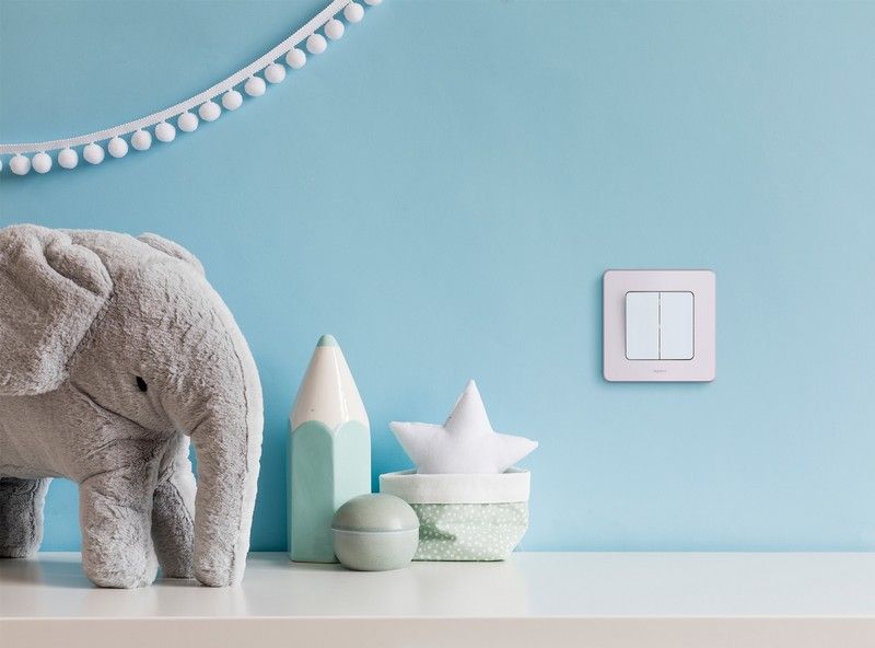 Legrand Inspiria Белый Выключатель Legrand INSPIRIA Белый двухклавишный 10 AX 250 В 673620