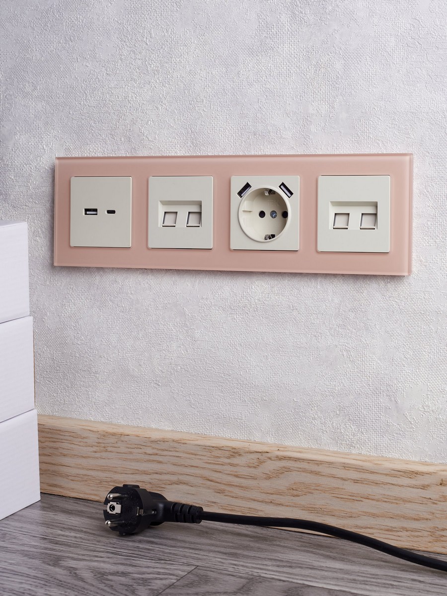 IEK Brite Рамки Рамка IEK BRITE DECOR Персик матовый стекло 4-мест. РУ-4-2-БрП BR-M42-G-31-K96