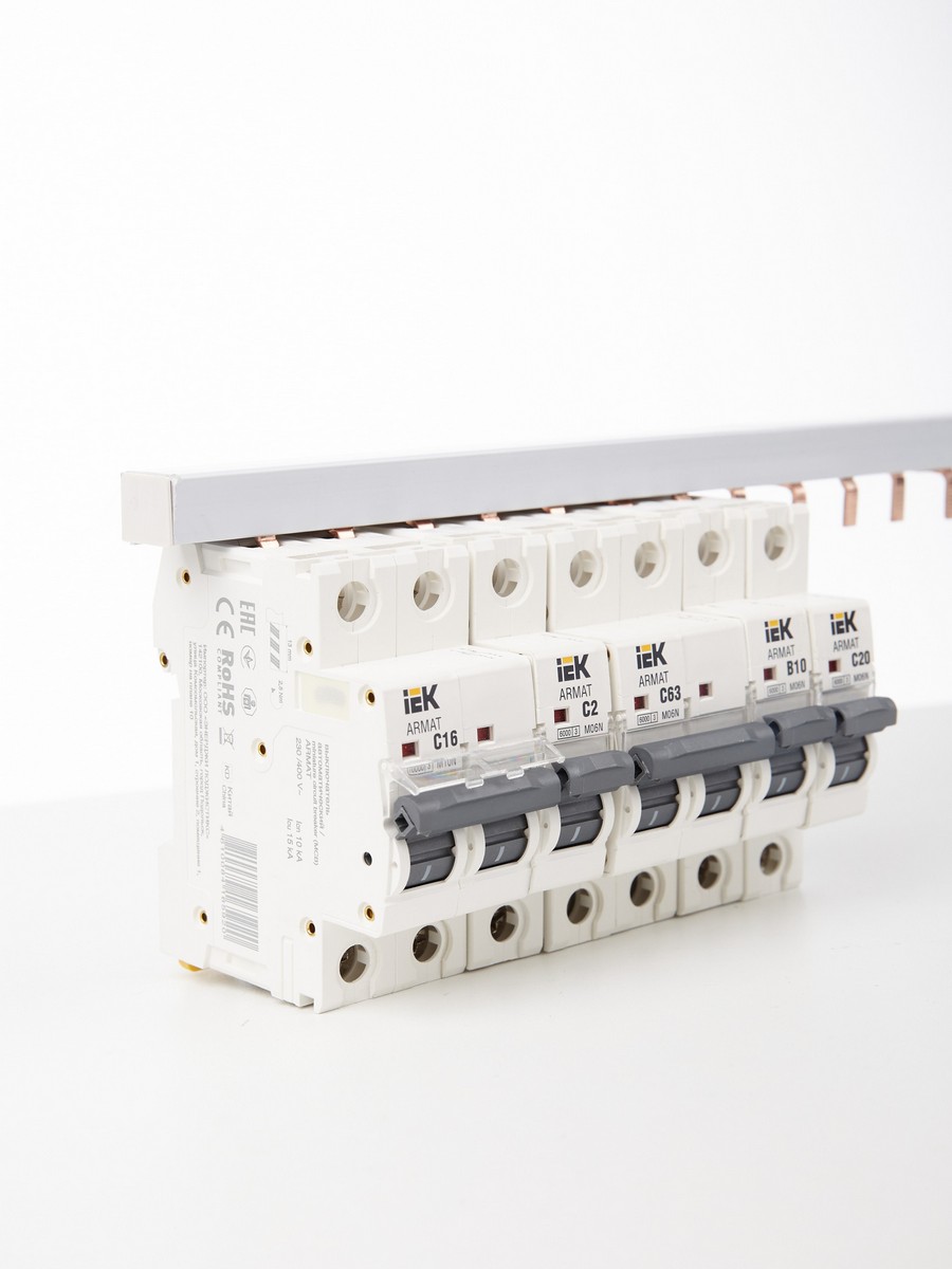 Комплектующие для щитов Шина соединительная IEK ( гребенка )типа PIN (штырь) 3Р 63А один метр 