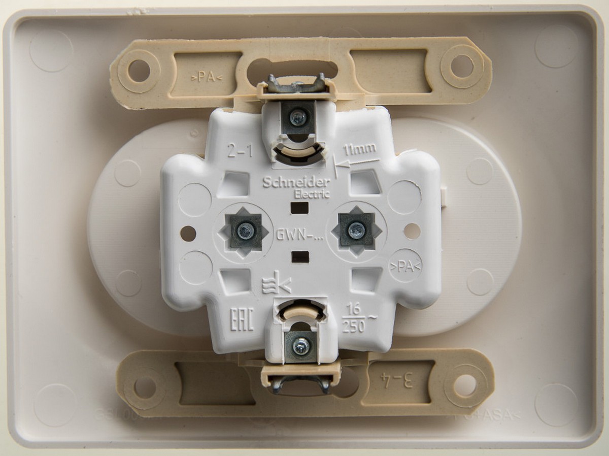 Glossa Перламутр Розетка Systeme Electric Glossa Перламутр двойная без заземления,16А, GSL000620