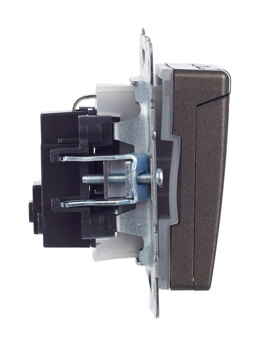 IEK Brite Бронза Розетка IEK BRITE с/з с шторками и крышкой 16А IP44 РСбш10-3-44-БрТБ темная бронза BR-R16-16-44-K45