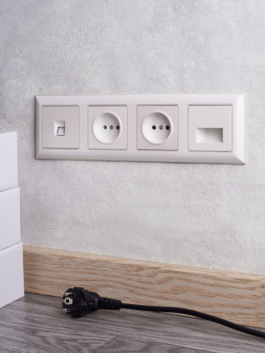 IEK Brite Рамки Рамка IEK BRITE DECOR Жемчуг/беж 3D-форма 4-мест. РУ-4-Бр