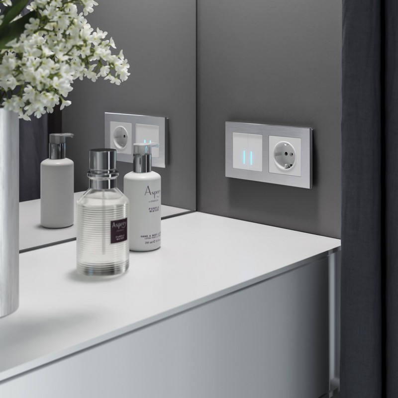 Рамки Werkel Aluminium Рамка Werkel Aluminium на 2 поста (алюминий) W0021706