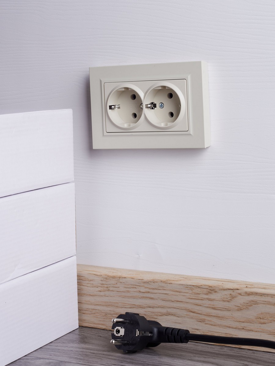 IEK Brite Бежевый Розетка IEK BRITE 2-ая с/з без шторок 16А в сборе РС12-3-БрКр бежевый BR-R21-16-K10-F