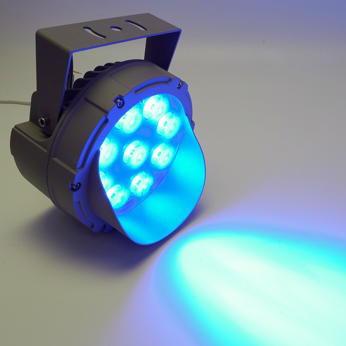 Светодиодные ландшафтные светильники Светодиодный светильник Feron ландшафтно-архитектурный LL-701 18W синий IP65 51787 