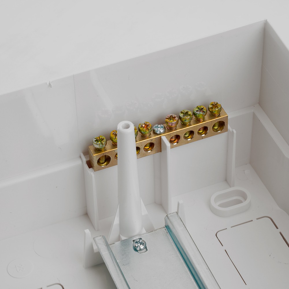 Пластиковые боксы и щиты Stekker Бокс настенный STEKKER EBX50-3/16-20 16 модулей белый пластик серия Standart 49645