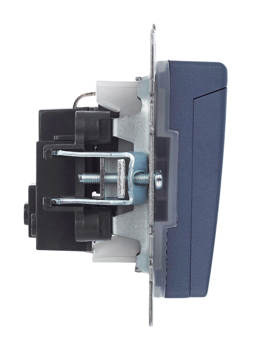 IEK Brite Маренго Розетка IEK BRITE с/з с шторками и крышкой 16А IP44 РСбш10-3-44-БрМ маренго BR-R16-16-44-K35