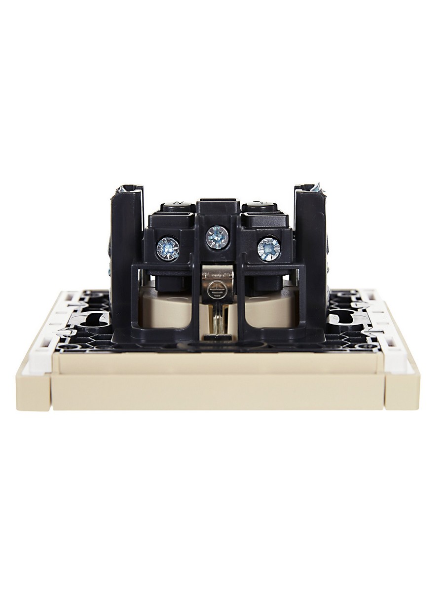 IEK FORTE&PIANO Ваниль Розетка IEK FORTE&PIANO Ваниль с/з винтовое крепление 16А FP416