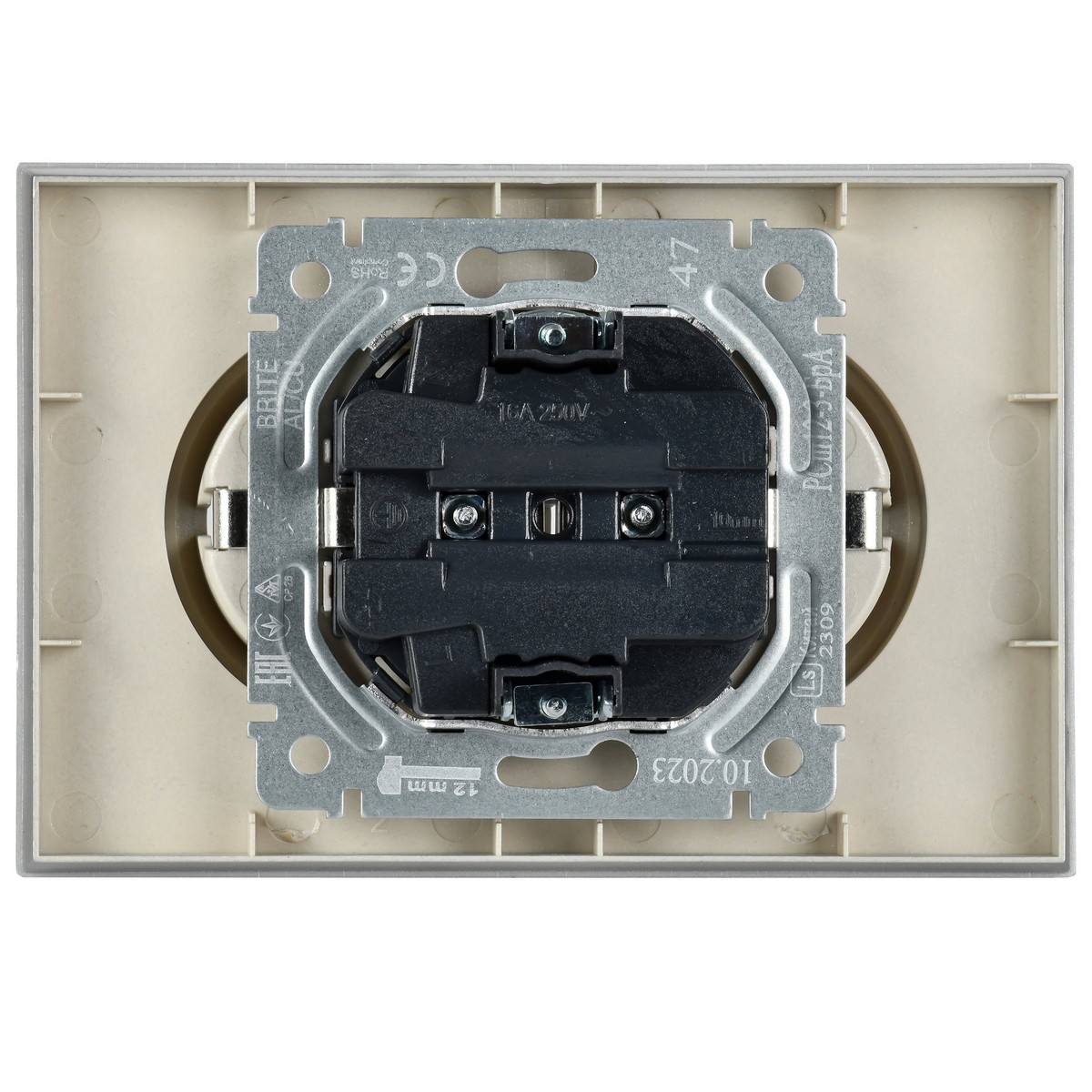 IEK Brite Алюминий Розетка IEK BRITE 2-ая с/з с шторками 16А в сборе РСш12-3-БрА алюминий BR-R24-16-K47-F