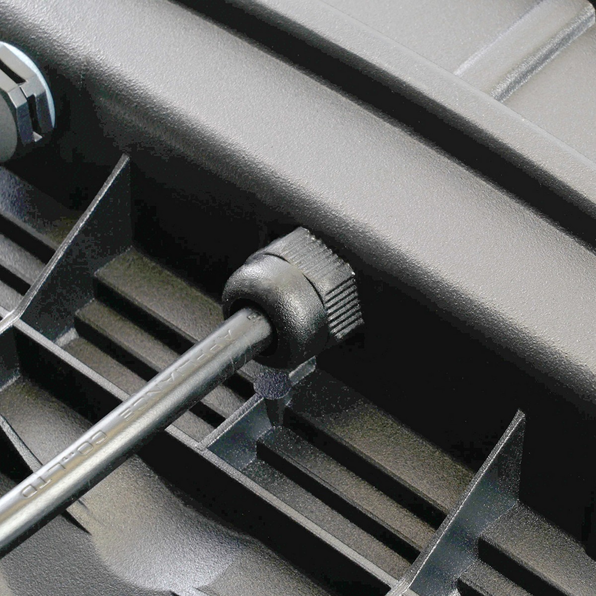 Консольные уличные светодиодные светильники на столб Светодиодный уличный консольный светильник SAFFIT SSL10-150 150W 5000K черный 55235 