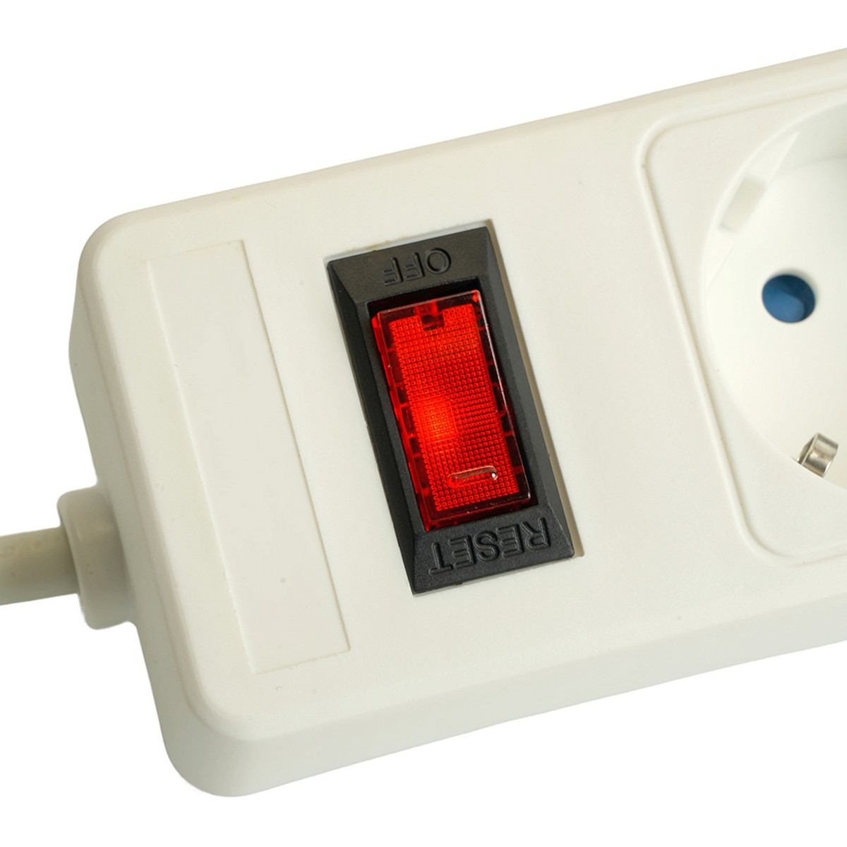 Колодки и удлинители, тройники Сетевой фильтр 6-местный с/з STEKKER HM20-61-03 3x1мм2 3 м серия Optima белый 50096 