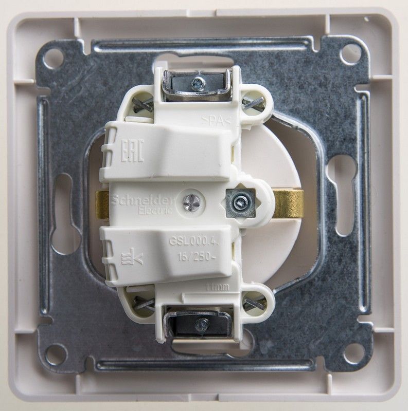 Glossa Перламутр Розетка Systeme Electric Glossa Перламутр с заземлением, 16А, в сборе GSL000642