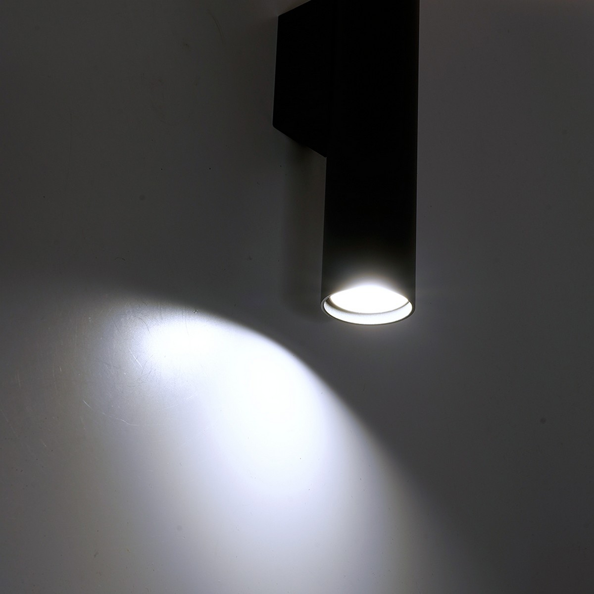 Накладные светодиодные светильники Светильник Feron ML1034 настенный под лампу 2*GU10 черный 51926 