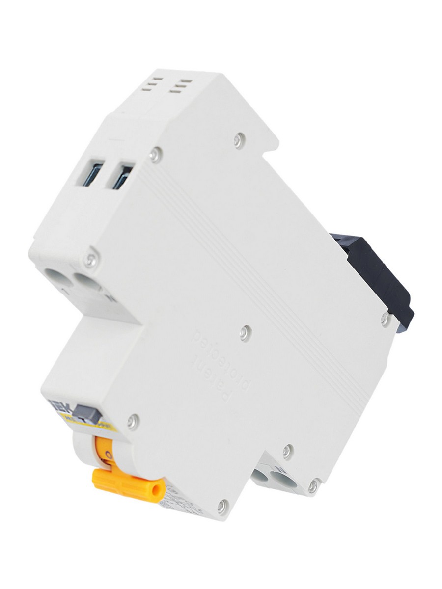 IEK Дифференциальный автоматический выключатель IEK KARAT АВДТ32МL С32 30мА KARAT MVD12-1-032-C-030 