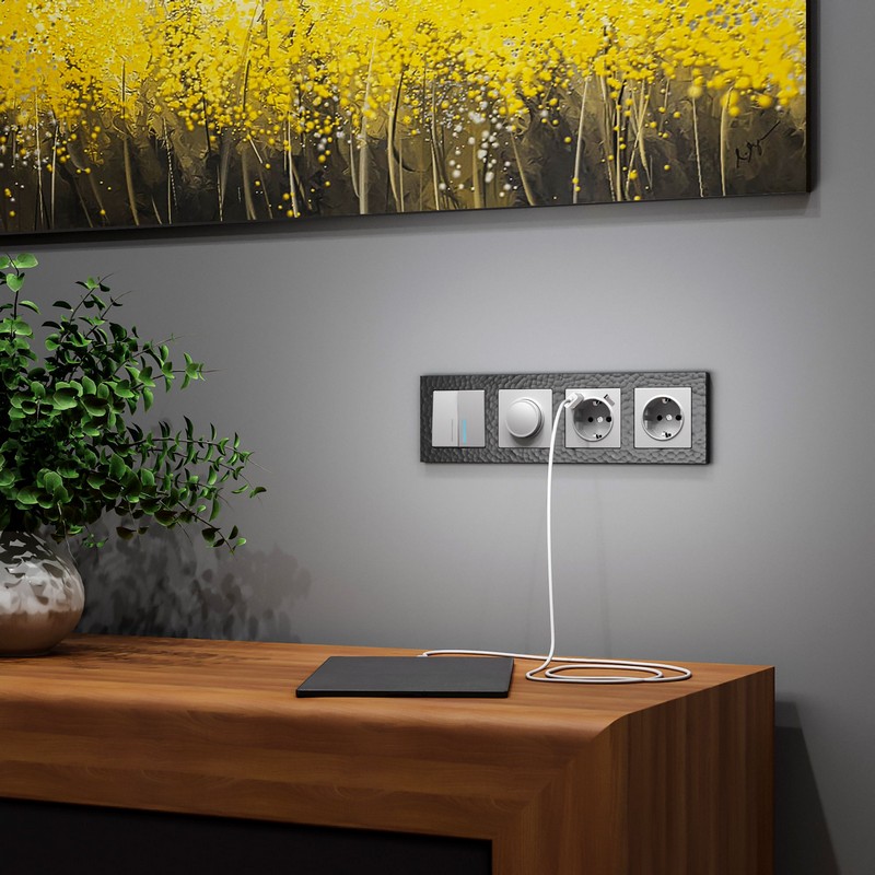 Werkel Серебряный механизмы Розетка с заземлением Werkel cо шторками и USBх2 серебряная W1171506