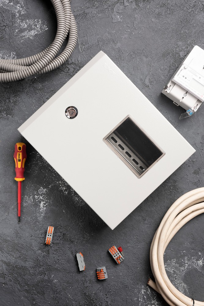 Металлические щиты и корпуса Щит EKF PROxima учетный для счетчика на дин-рейку ЩУ-1/1-0 (250х300х100) IP54 mb54-1E 