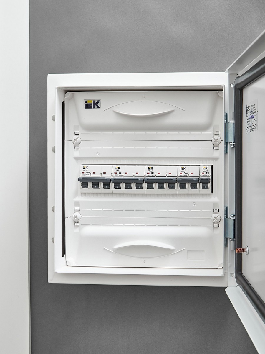 Автоматический выключатель IEK ARMAT M06N 3P D 1А AR-M06N-3-D001