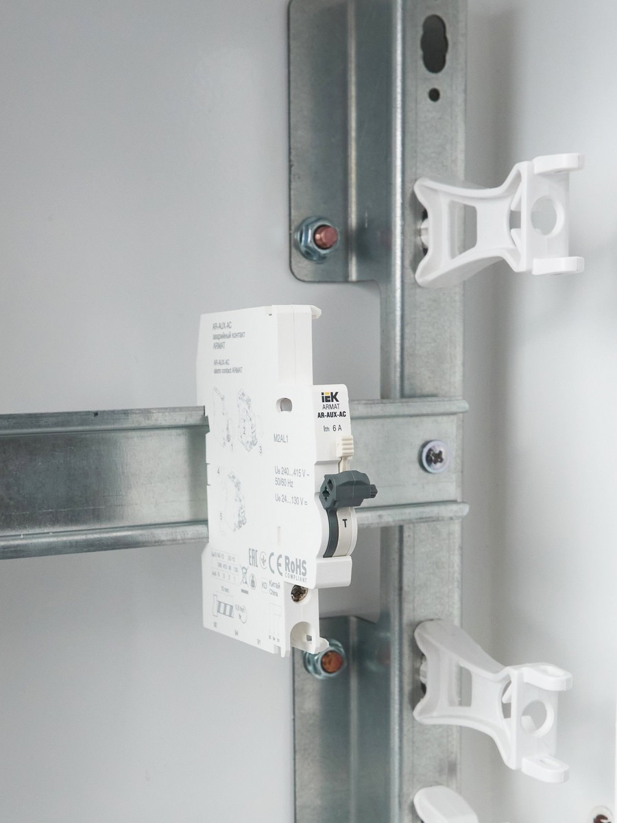 Контакторы Аварийный контакт IEK ARMAT AR-AUX-AC 240...415В AR-AUX-AC-240-415 