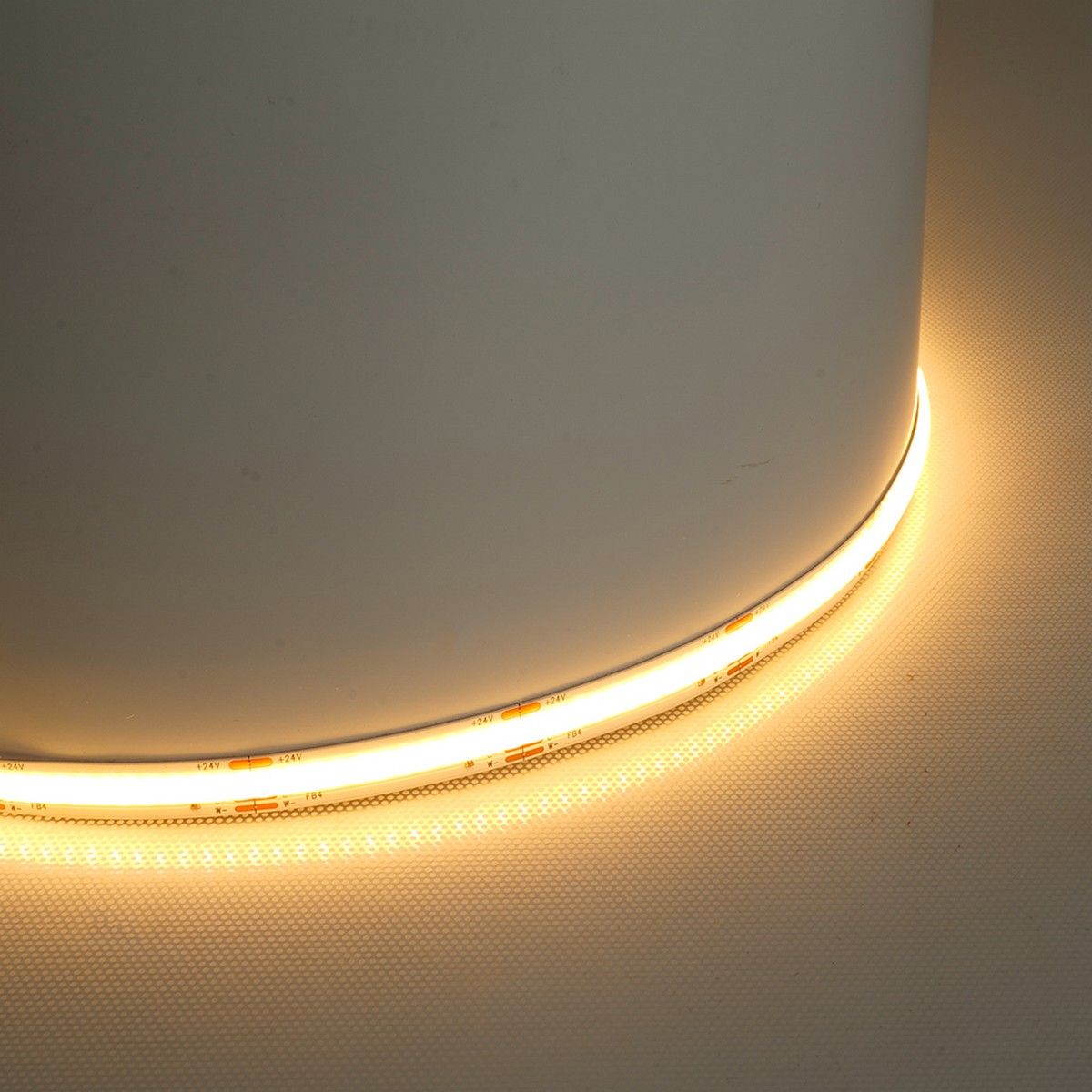 Светодиодная лента белая нейтральная Светодиодная COB лента Feron LS530 320SMD(2110)/м 10Вт/м 24V 4000К IP20 51976 