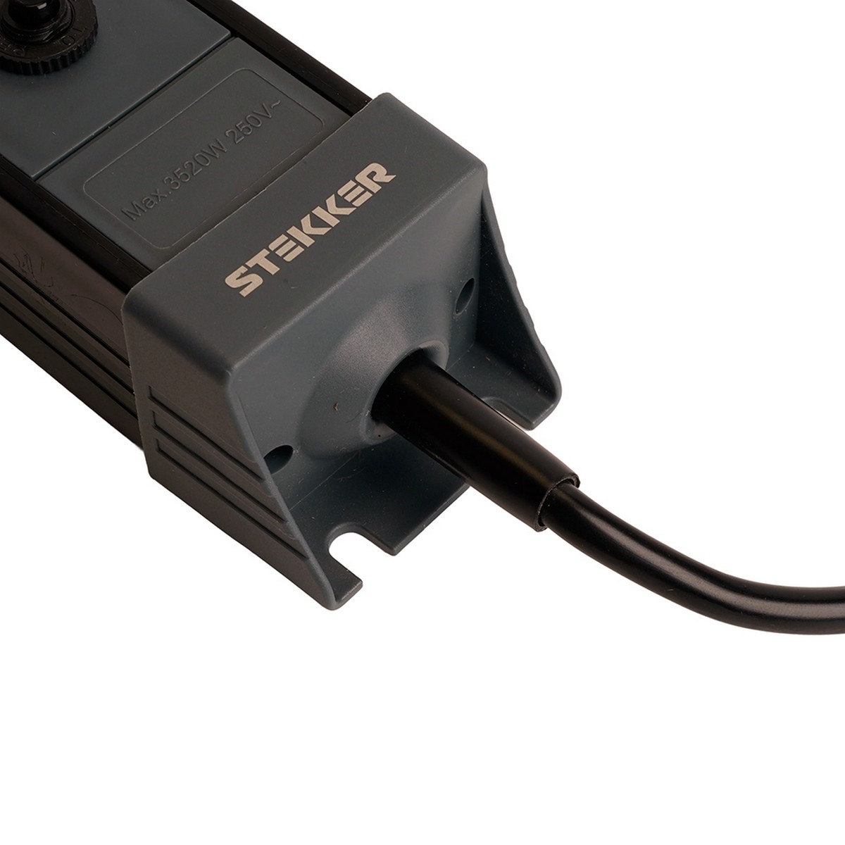 Колодки и удлинители, тройники Сетевой фильтр 3-местный с/з STEKKER HM22-31-05 5 м Techno черный 50155 