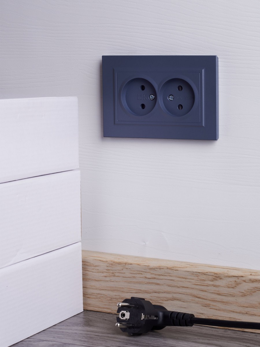 IEK Brite Маренго Розетка IEK BRITE Маренго 2-я без з/к с з/ш 10А в сборе РСш12-2-БрМ BR-R23-10-K35-F