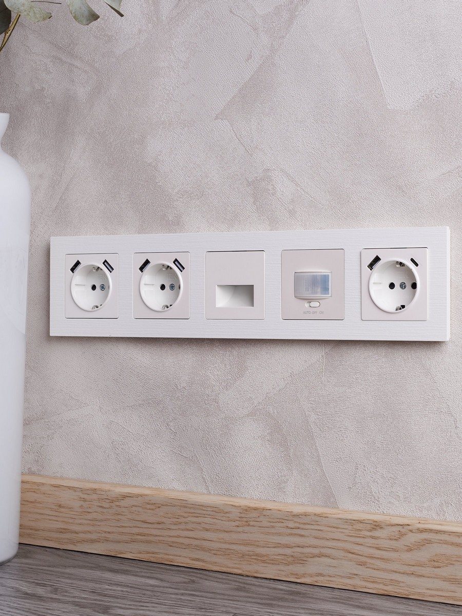 IEK Brite Рамки Рамка IEK BRITE DECOR Белый рифленый 5-м РУ-5-Бр BR-M52-51-K01