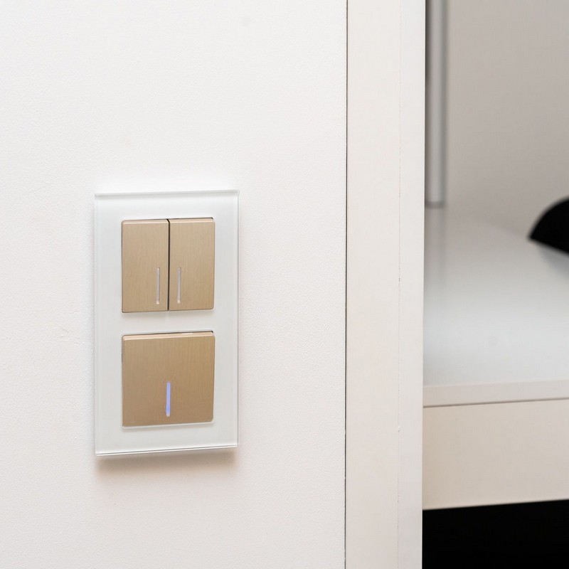 Werkel Шампань рифленный механизмы Выключатель Werkel одноклавишный  с подсветкой (шампань рифленый) W1110110