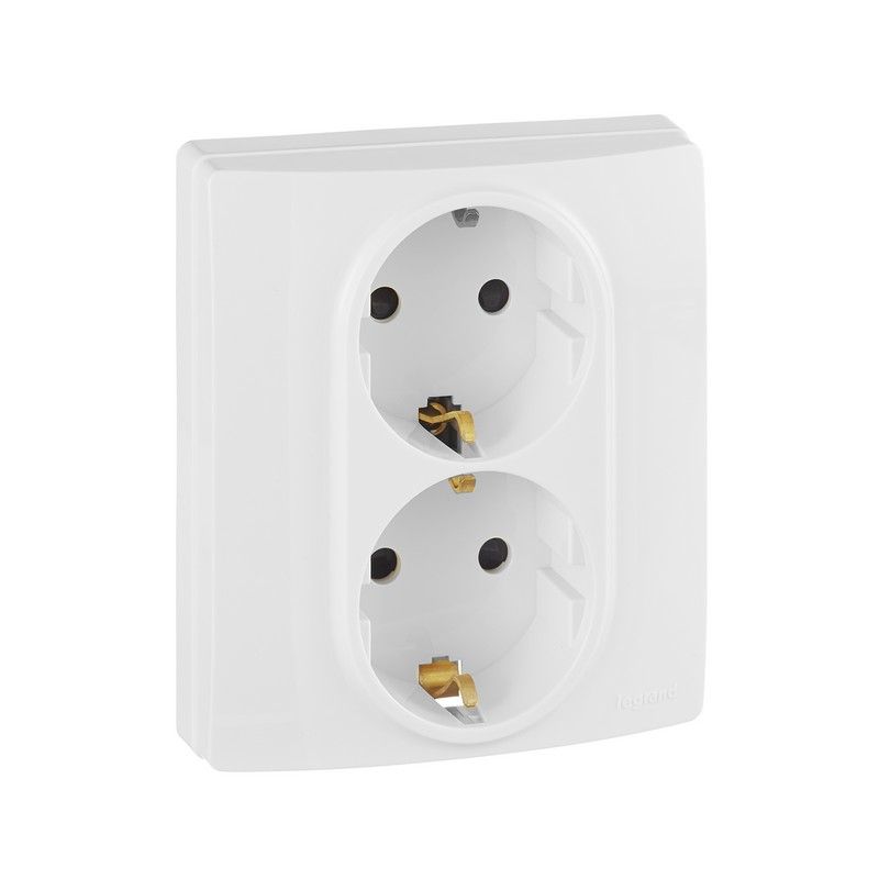 Legrand Etika Белый Розетка Legrand Etika белый 2-я с/з со шторками, авт. клем. 672233