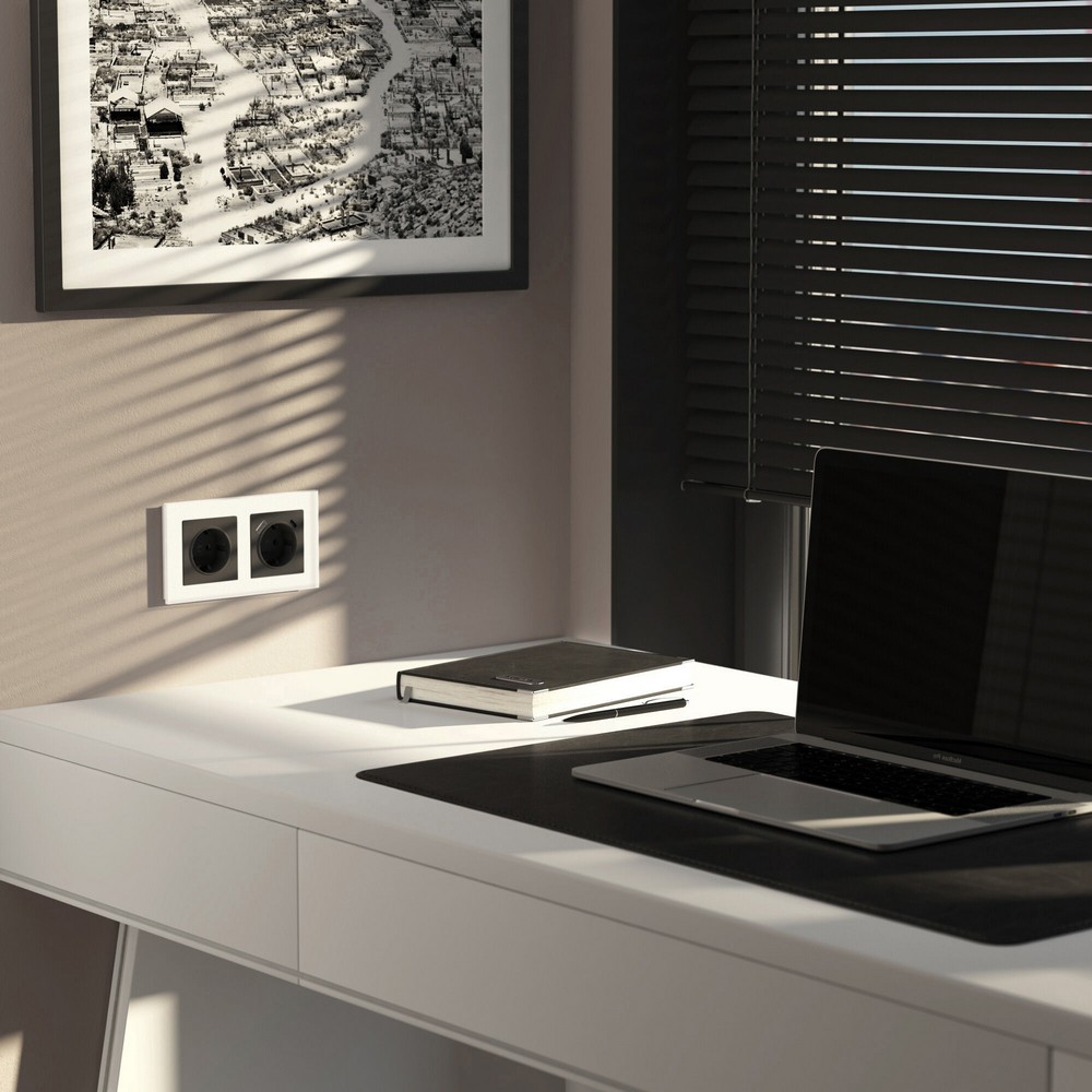 Рамки Werkel Senso Рамка Werkel на 2 поста Senso (белый, стекло soft-touch) W00231010