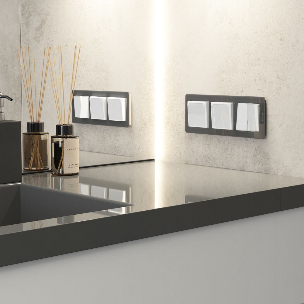 Werkel белый акрил Розетка Werkel влагозащ. с зазем. с защит. крышкой и шторками (белый акрил) W11712410