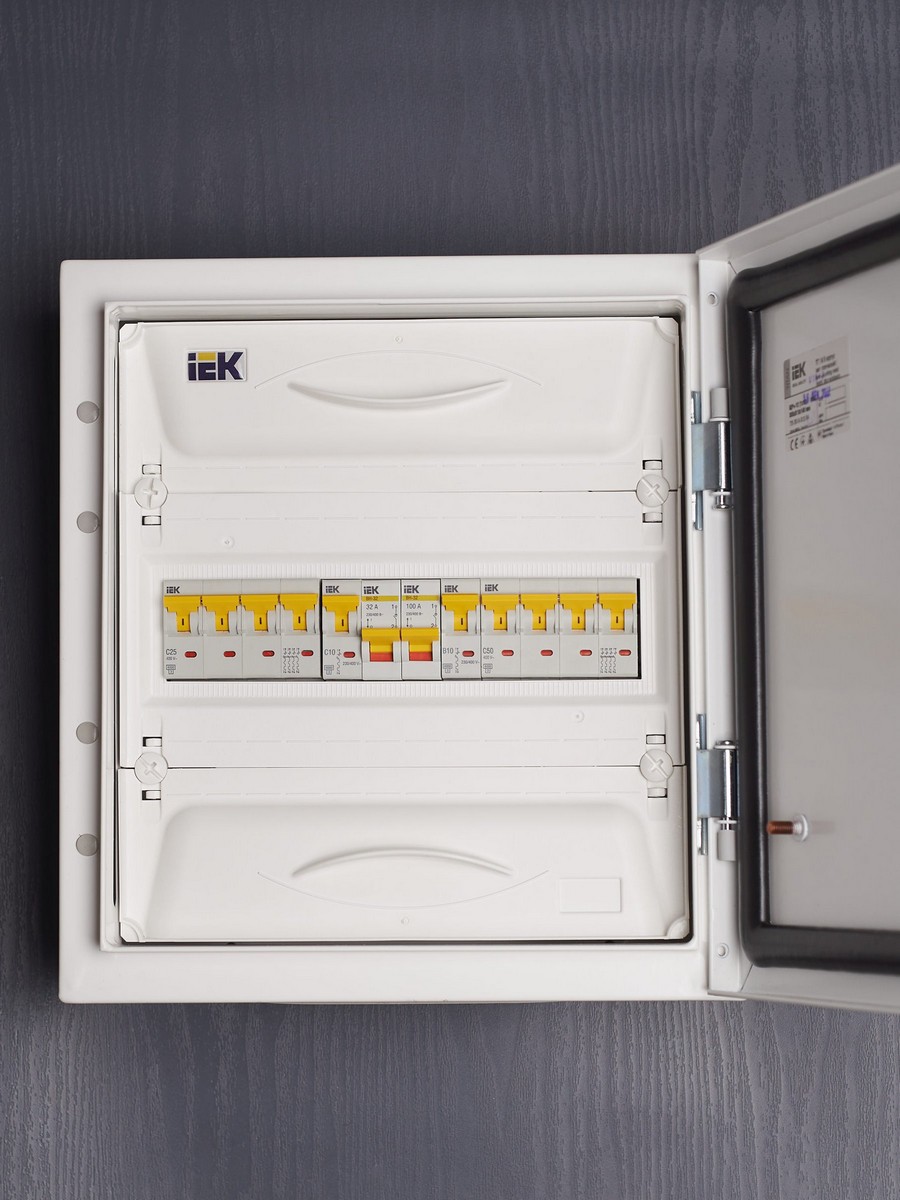 IEK Выключатель нагрузки IEK KARAT (мини-рубильник) ВН-32 1Р 32А MNV10-1-032 