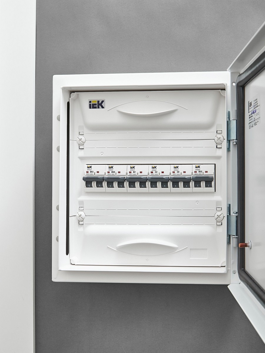 2 полюсные (двухполюсные) Автоматический выключатель IEK ARMAT M06N 2P B 2А AR-M06N-2-B002 