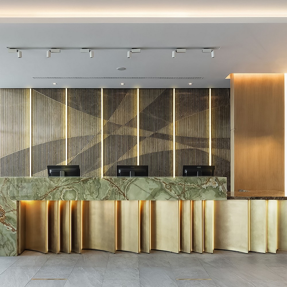 Светодиодная лента белая теплая Лента светодиодная Feron LS520 120SMD(2835)/м 9,6Вт/м 24V 3000K IP20 20 метров (стабилизированная) 41276 