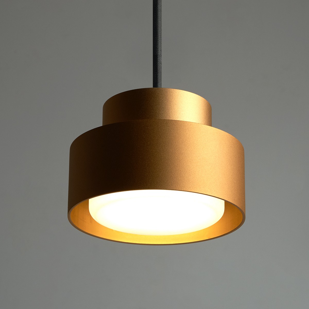 Подвесные светодиодные светильники Светильник подвесной Feron HL3678 Barrel AURA levitation GX53 золото 48411 