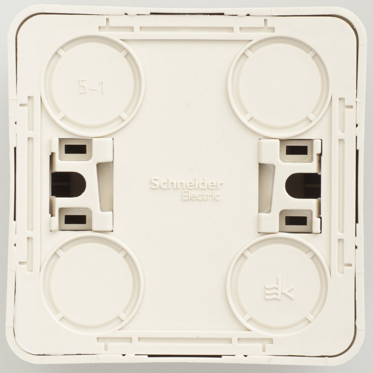 Этюд Кремовый Розетка 1-ая Systeme Electric Этюд наружный Бежевый б/з без шторок PA16-001K