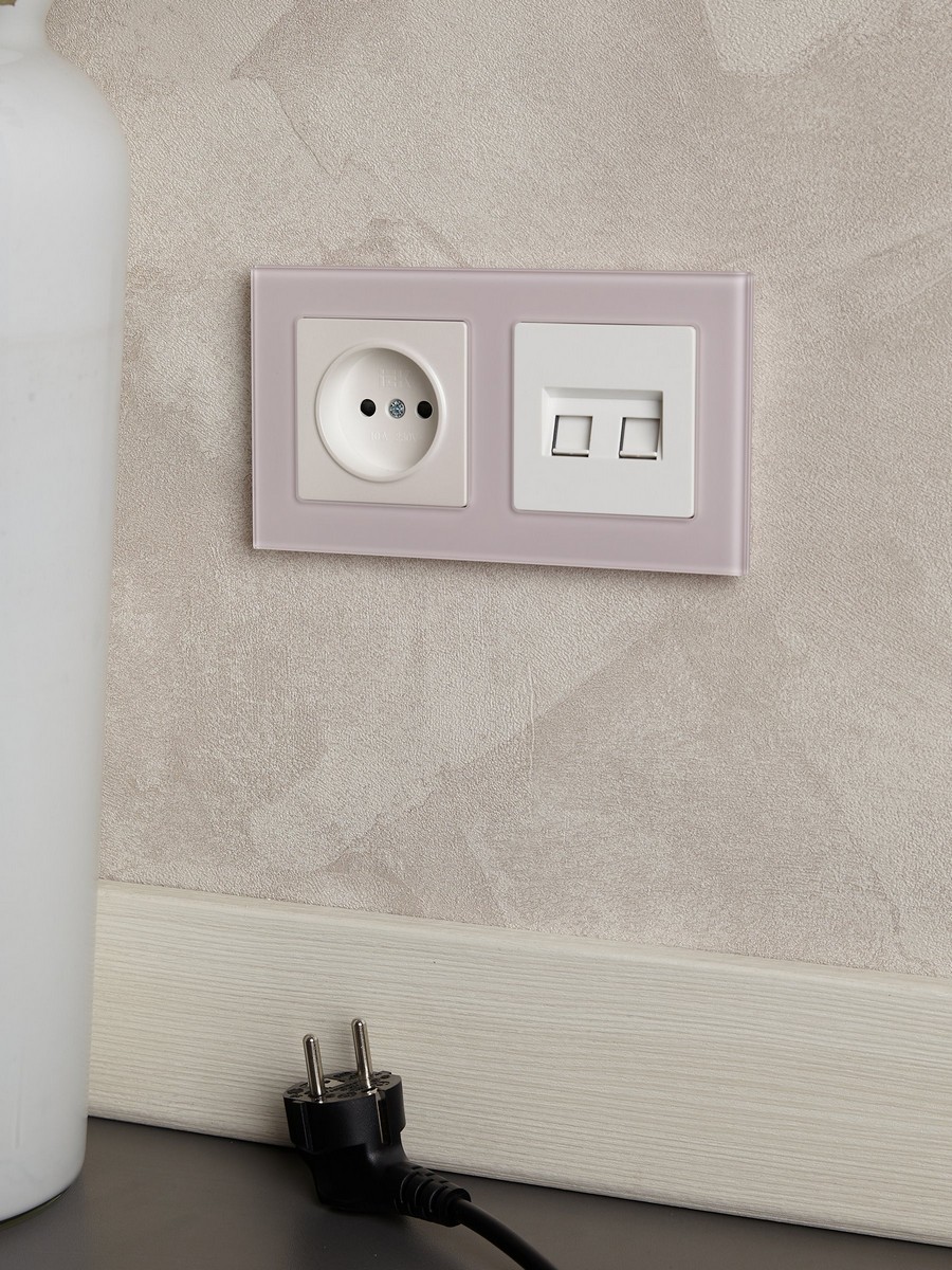 IEK Brite Рамки Рамка IEK BRITE DECOR Розовый матовый стекло 2-мест. РУ-2-2-Бр BR-M22-G-31-K14