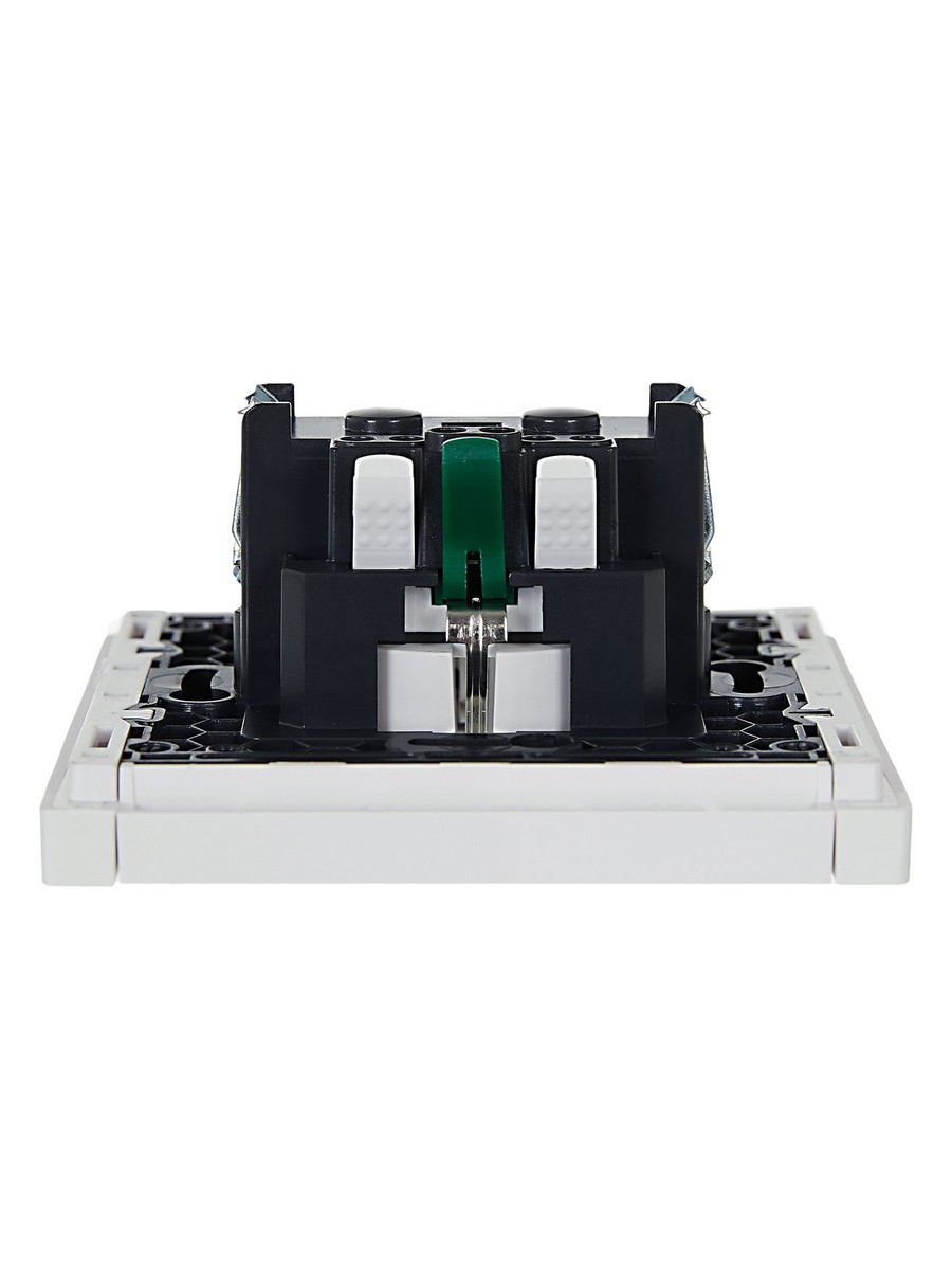 IEK FORTE&PIANO Белый Розетка IEK FORTE&PIANO Белый с/з безвинтовое крепление 16А FP214