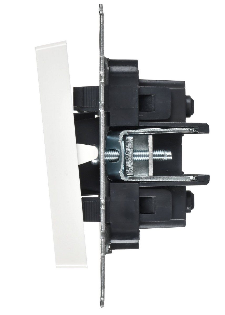 IEK Brite Белый Выключатель IEK BRITE Белый 2-кл. перекрестный 10А ВС10-2-3-БрБ