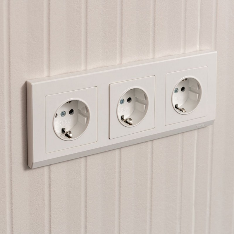 Рамки Werkel Stark Рамка Werkel Stark на 3 поста (белый) W0031801