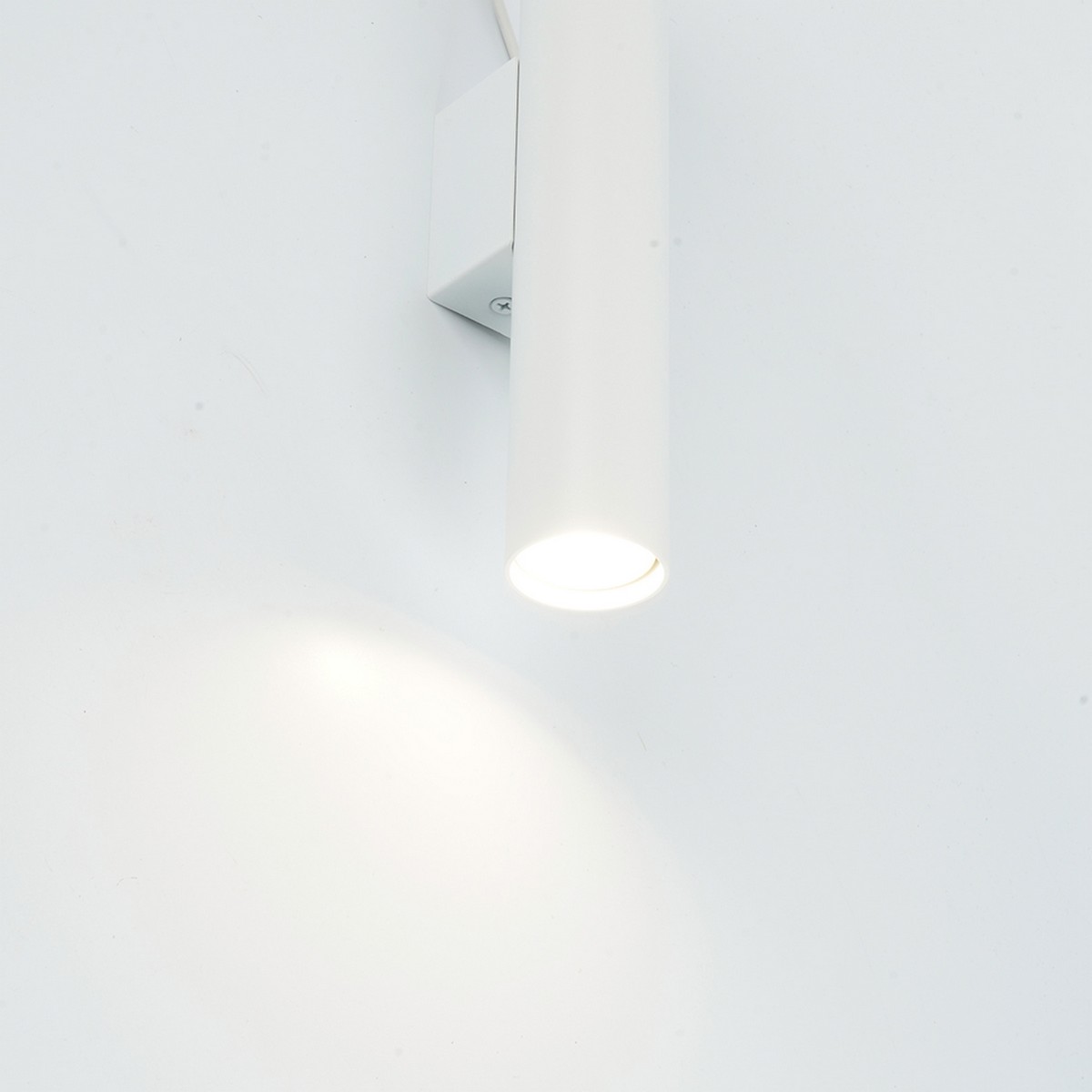 Накладные светодиодные светильники Светильник Feron ML1034 настенный под лампу 2*GU10 белый 51927 