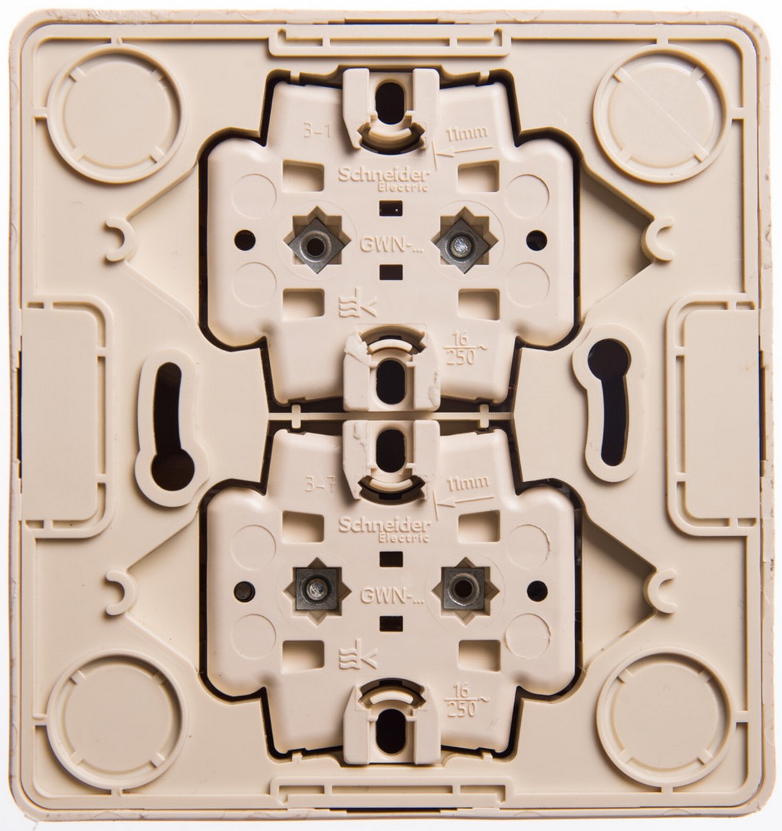 Этюд Дача Розетка 4-ая Systeme Electric Этюд наружный Дача Сосна с/з со шторками PA16-208D