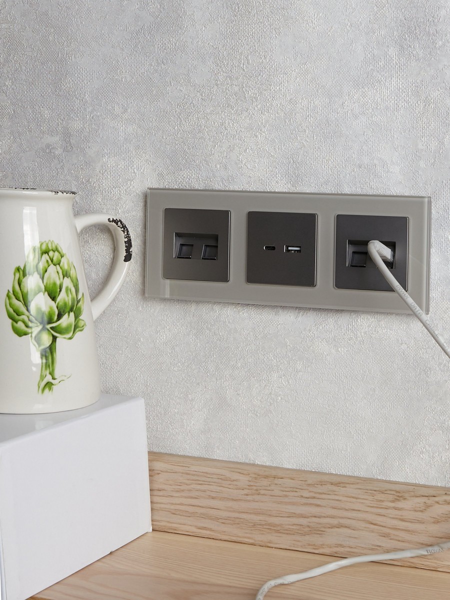 IEK Brite Сталь Розетка компьютерная IEK BRITE BASE Сталь 2-ая RJ45 кат.6 РК11-2-БрС BR-K20-2-K46