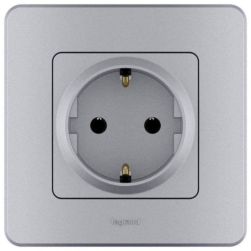 Legrand Inspiria Алюминий Розетка Legrand INSPIRIA Алюминий с заземлением 16 А 250 В 673722