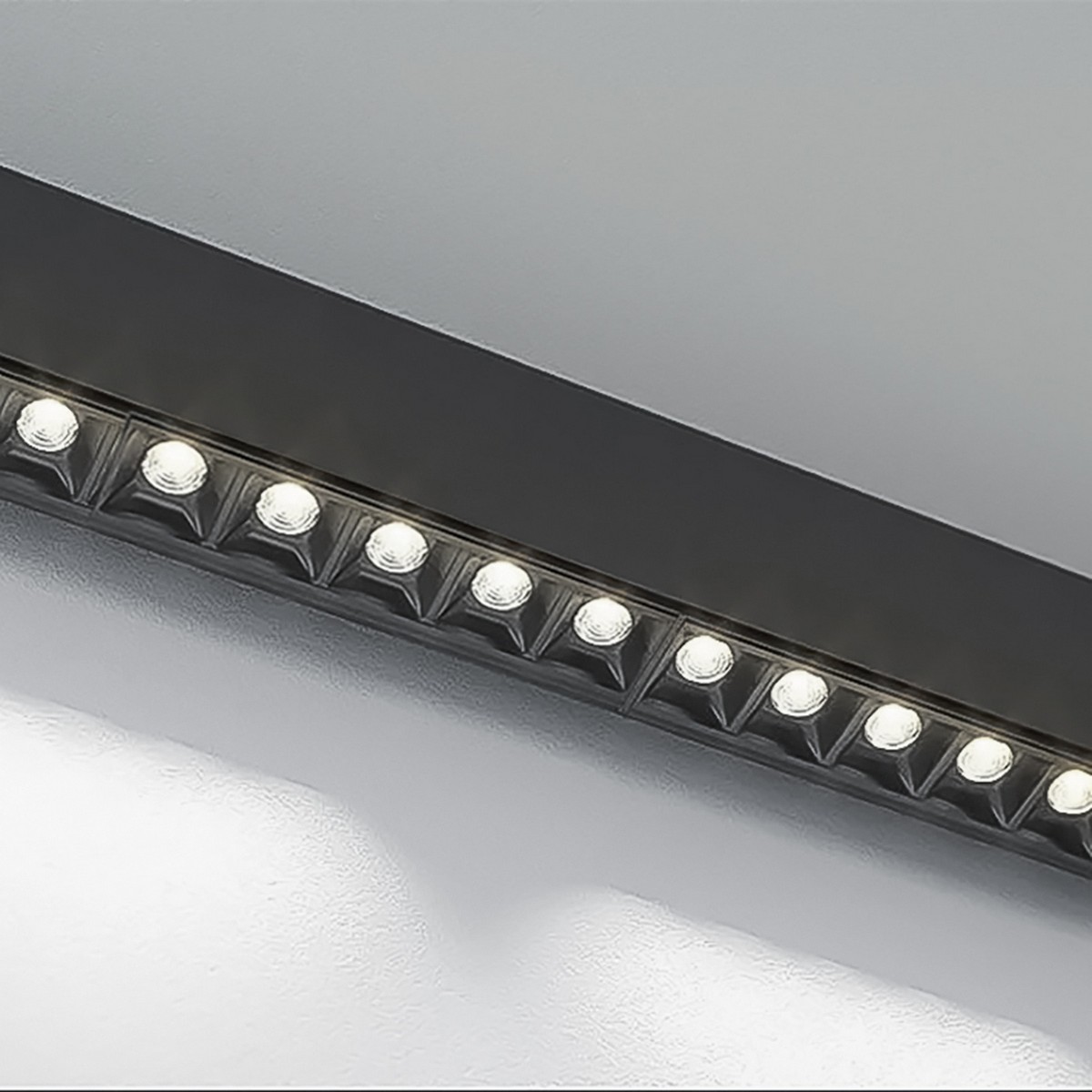 Трековые светодиодные светильники Светильник светодиодный Feron MGN300 трековый магнитный 12W 4000К 30 градусов черный 41929 