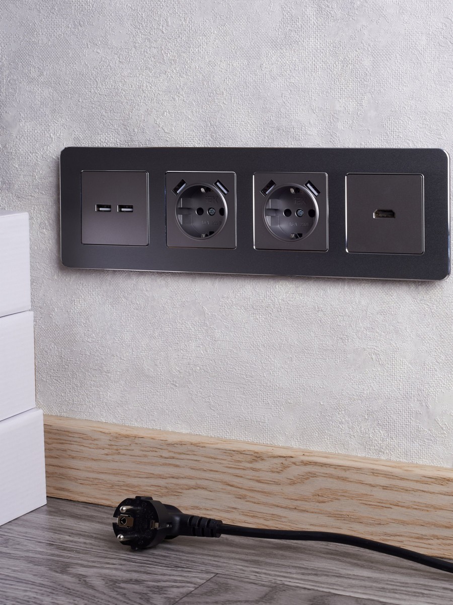 IEK Brite Сталь Розетка IEK BRITE HDMI РHDMI-0-БрС сталь BR-H10-K46