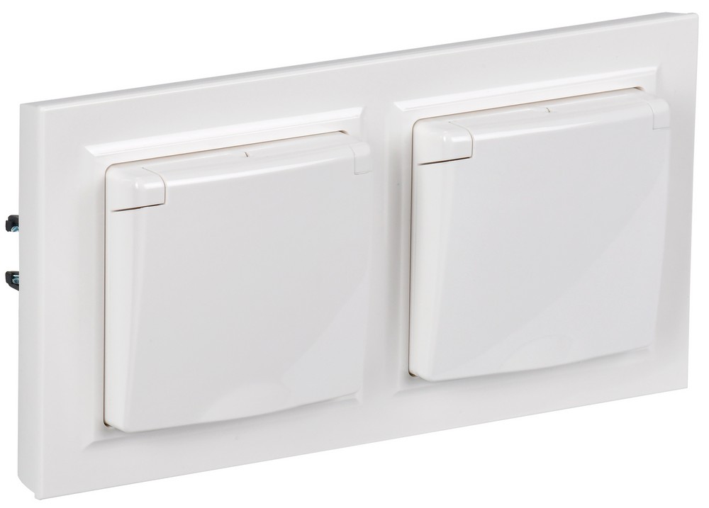IEK Brite Белый Розетка IEK BRITE Белый с кр. 16А IP44 РСбш10-3-44-БрБ в сборе 2шт BR-R16-16-44-2-K01-F-PRO