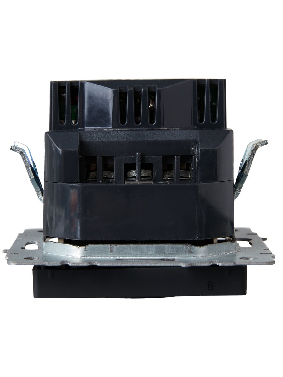 IEK Brite Черный Розетка IEK BRITE с с/з и шторками 16А с USB A+C 18Вт РЮш11-1-БрЧ черный BR-R14-16-U22-018-K02