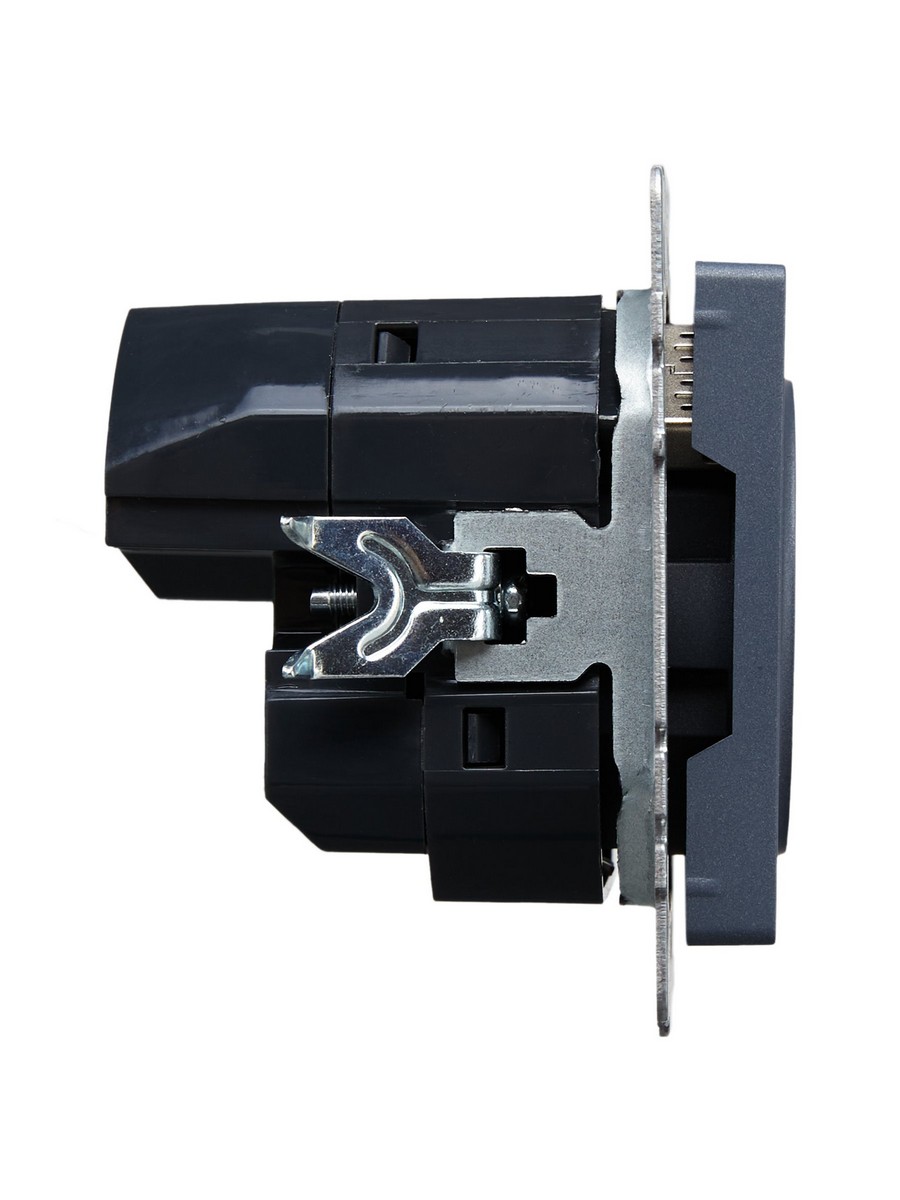 IEK Brite Маренго Розетка IEK BRITE с с/з и шторками 16А с USB A+A 3,1А РЮш10-2-БрМ маренго BR-R14-16-U21-D31-K35