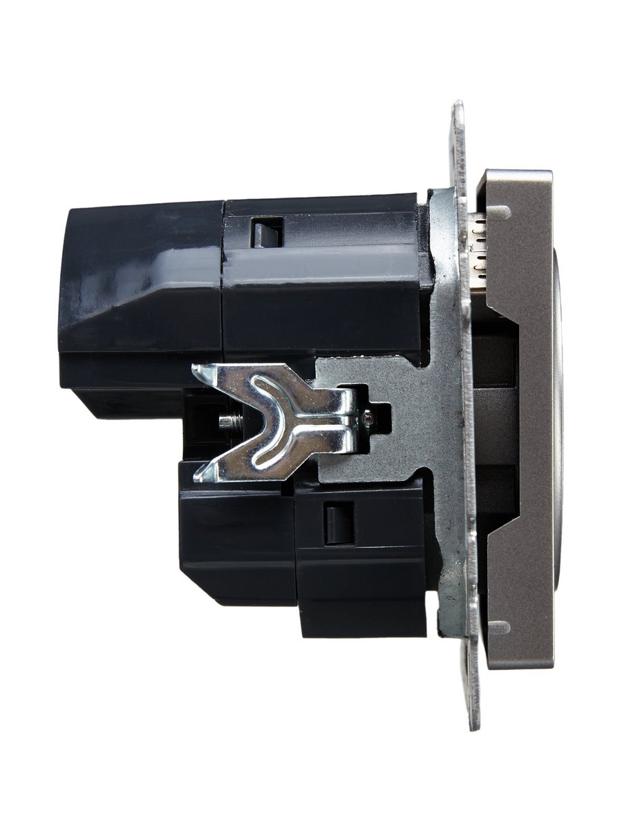 IEK Brite Сталь Розетка IEK BRITE с с/з и шторками 16А с USB A+C 18Вт РЮш11-1-БрС сталь BR-R14-16-U22-018-K46