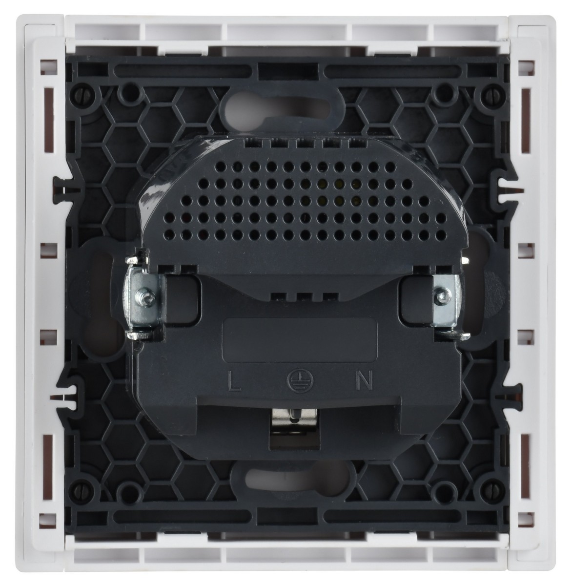 IEK FORTE&PIANO Белый Розетка IEK FORTE&PIANO Белый с/з со шт винтовое крепление 16А USB A+A 3,1А FP245